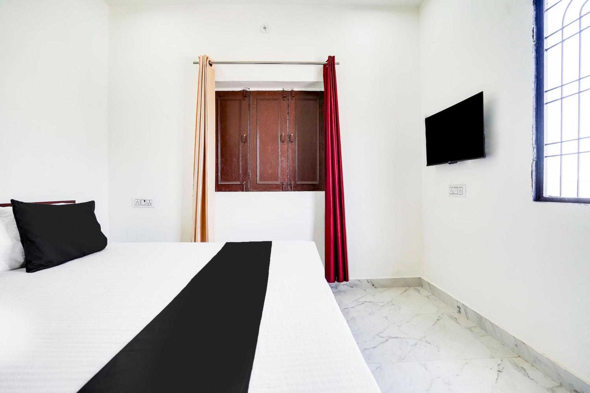 Hotel O The Moon Bareilly Exterior foto