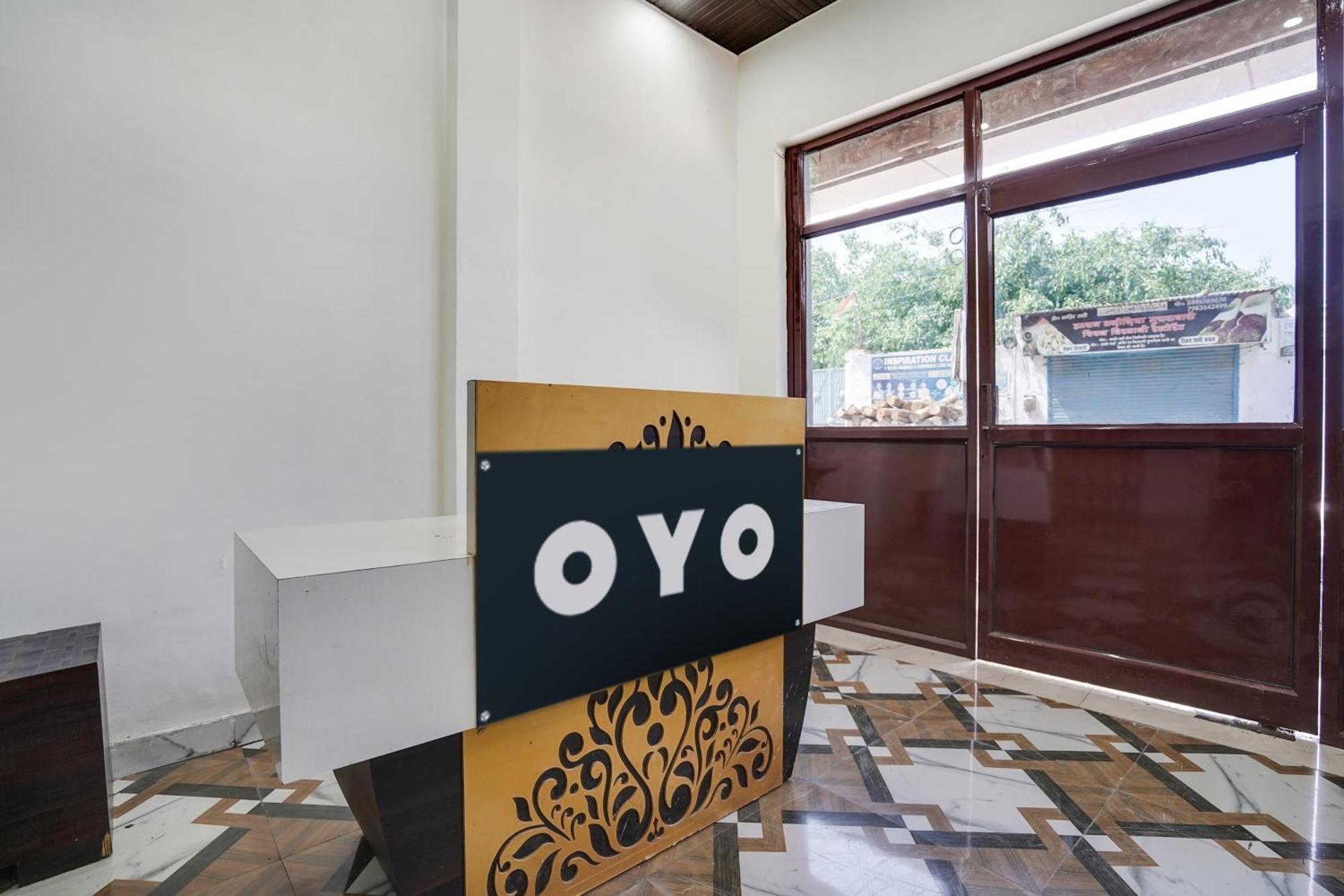 Hotel O The Moon Bareilly Exterior foto