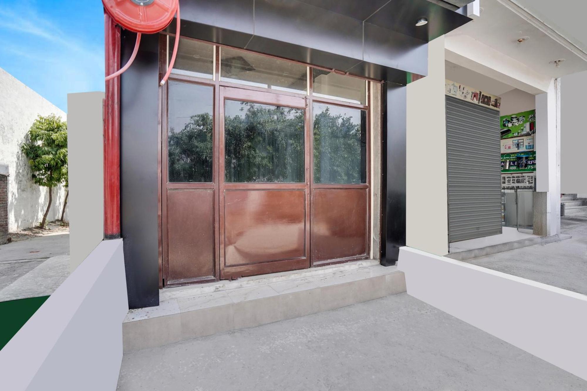 Hotel O The Moon Bareilly Exterior foto