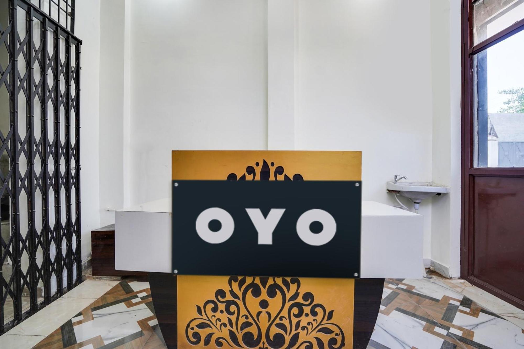 Hotel O The Moon Bareilly Exterior foto